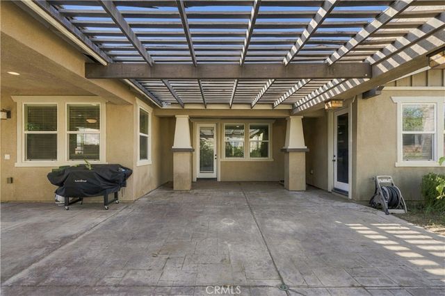 8294 Fall Creek Dr, Eastvale, CA 92880