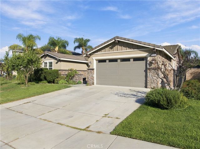 8294 Fall Creek Dr, Eastvale, CA 92880