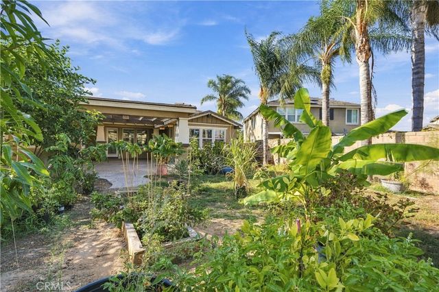 8294 Fall Creek Dr, Eastvale, CA 92880