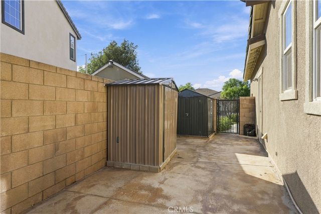 8294 Fall Creek Dr, Eastvale, CA 92880