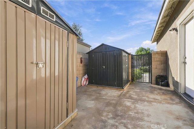 8294 Fall Creek Dr, Eastvale, CA 92880