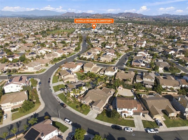 8294 Fall Creek Dr, Eastvale, CA 92880