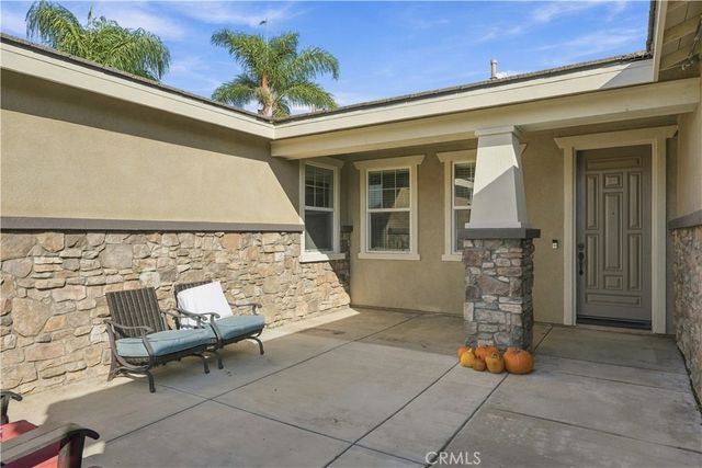 8294 Fall Creek Dr, Eastvale, CA 92880