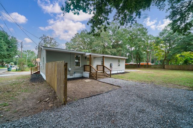 1209 Palm Street, Hanahan, SC 29406