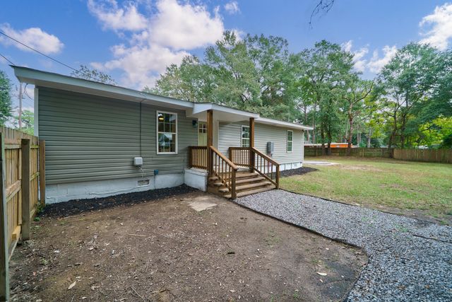 1209 Palm Street, Hanahan, SC 29406