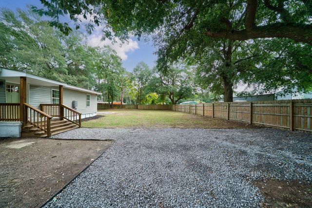 1209 Palm Street, Hanahan, SC 29406