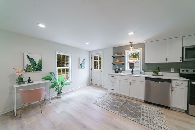 1209 Palm Street, Hanahan, SC 29406