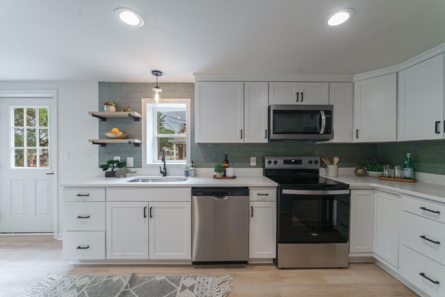 1209 Palm Street, Hanahan, SC 29406