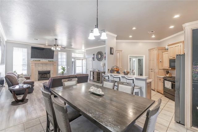 629 E Elder Lane, Mustang, OK 73064