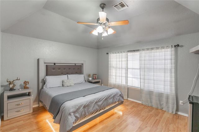 629 E Elder Lane, Mustang, OK 73064