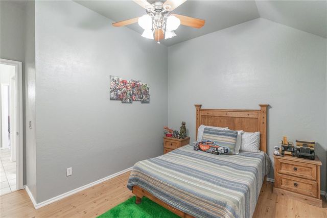 629 E Elder Lane, Mustang, OK 73064