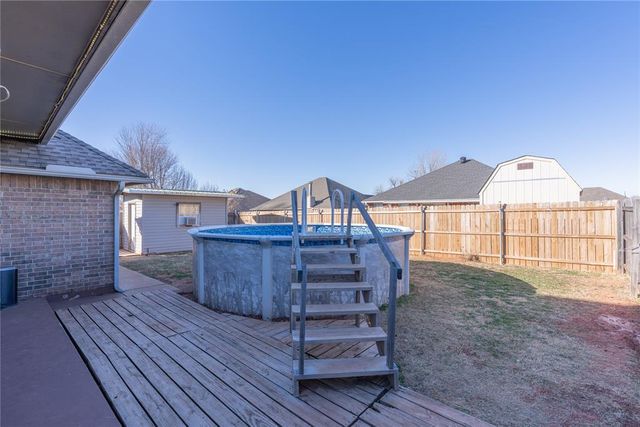 629 E Elder Lane, Mustang, OK 73064
