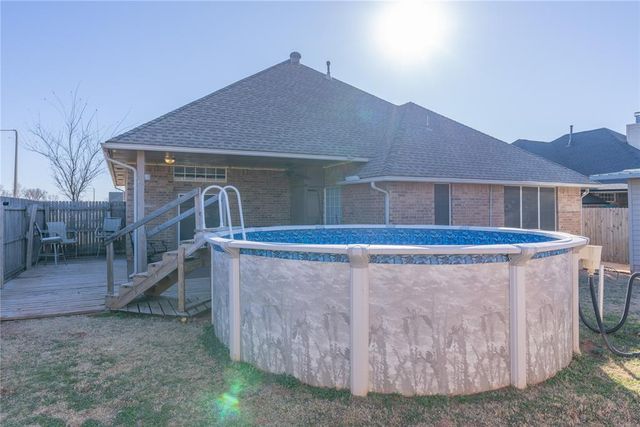 629 E Elder Lane, Mustang, OK 73064