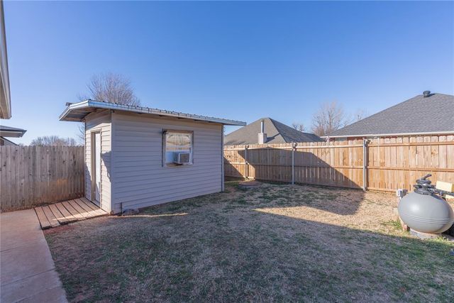 629 E Elder Lane, Mustang, OK 73064