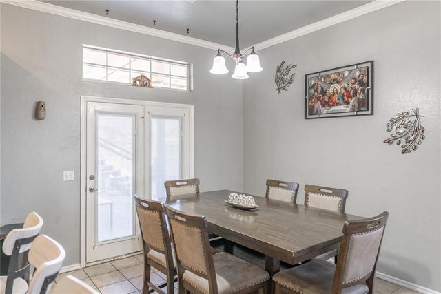 629 E Elder Lane, Mustang, OK 73064