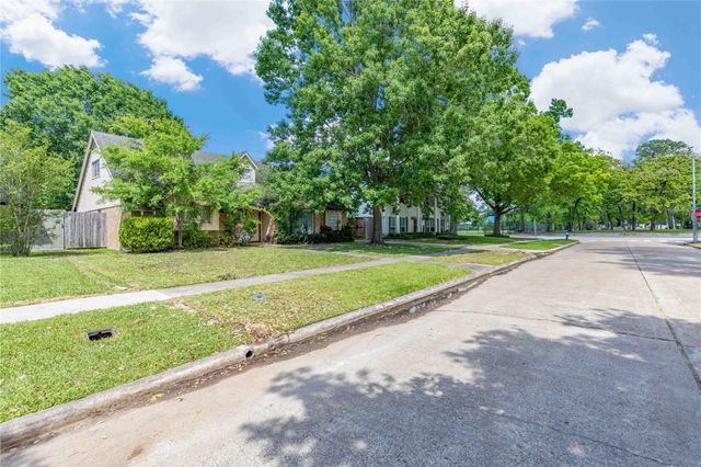 1004 Martin Street, Houston, TX 77018