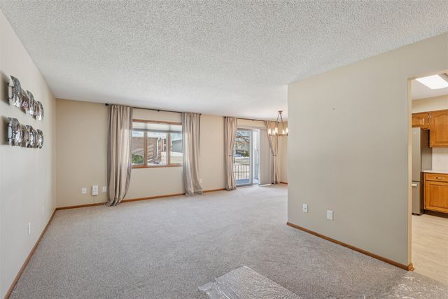 1168 49th Street 1, West Des Moines, IA 50266