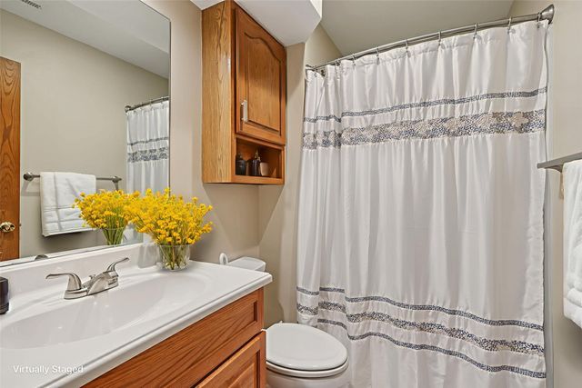 1168 49th Street 1, West Des Moines, IA 50266