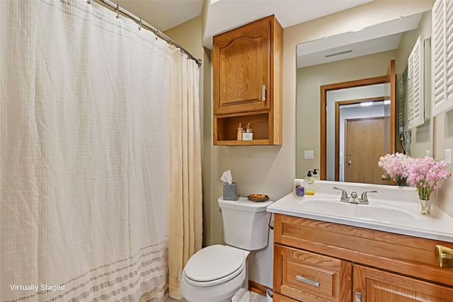 1168 49th Street 1, West Des Moines, IA 50266