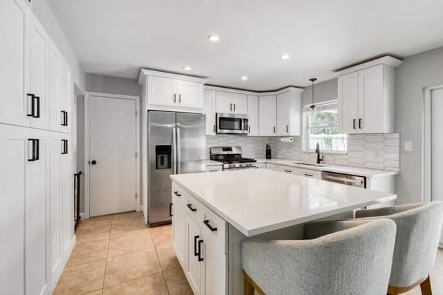 141 St Michaels Court, Jupiter, FL 33458