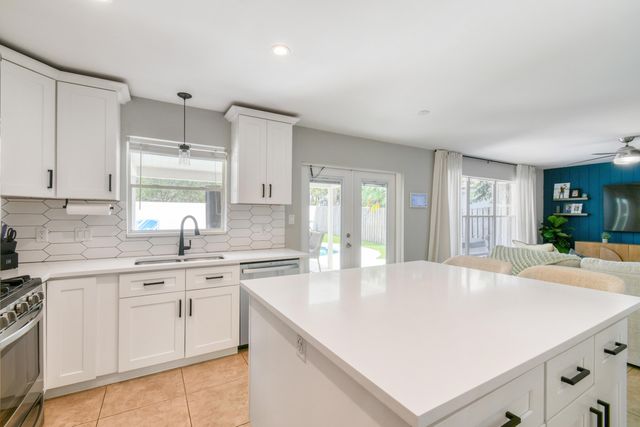 141 St Michaels Court, Jupiter, FL 33458
