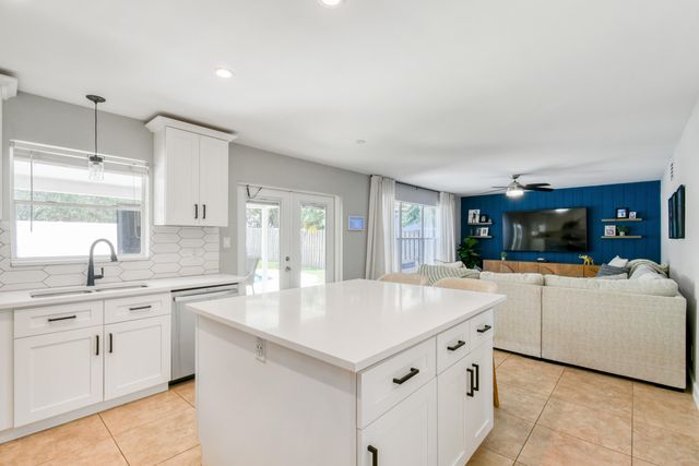 141 St Michaels Court, Jupiter, FL 33458