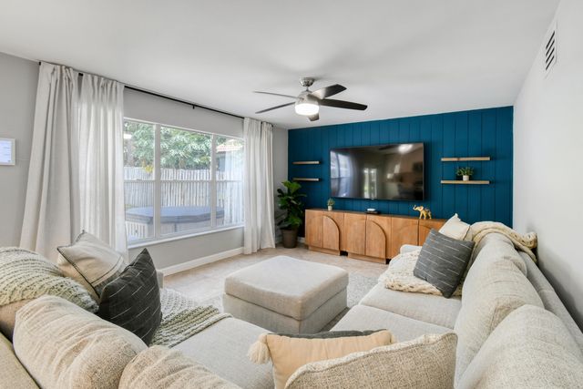 141 St Michaels Court, Jupiter, FL 33458