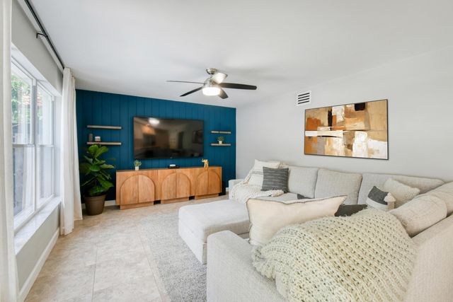 141 St Michaels Court, Jupiter, FL 33458