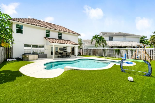 141 St Michaels Court, Jupiter, FL 33458