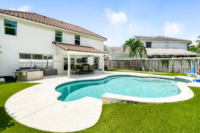 141 St Michaels Court, Jupiter, FL 33458