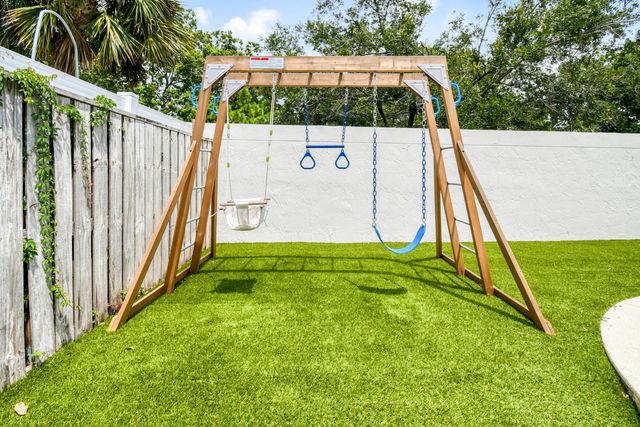 141 St Michaels Court, Jupiter, FL 33458