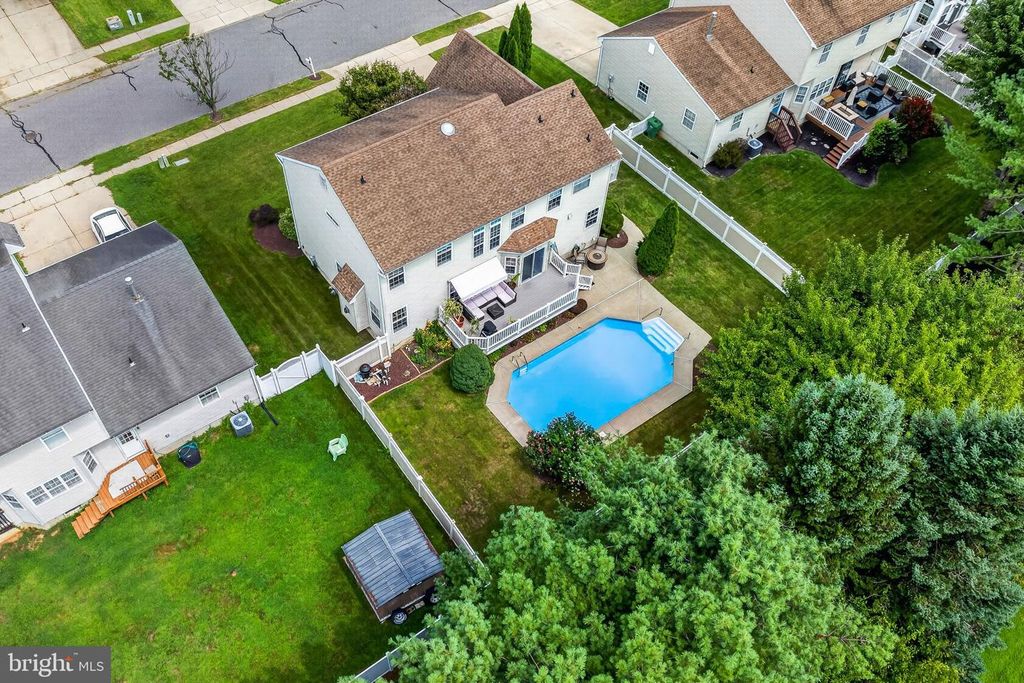 894 ASHBURN WAY, WOOLWICH TWP, NJ 08085 — exterior