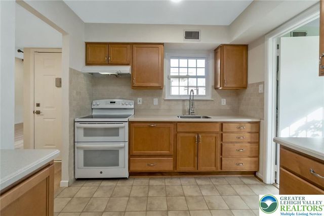 2796 Springhaven Place 376, Lower Macungie Twp, PA 18062