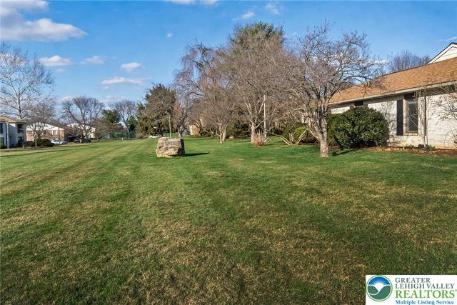 2796 Springhaven Place 376, Lower Macungie Twp, PA 18062