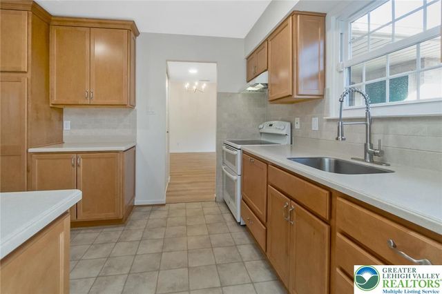 2796 Springhaven Place 376, Lower Macungie Twp, PA 18062