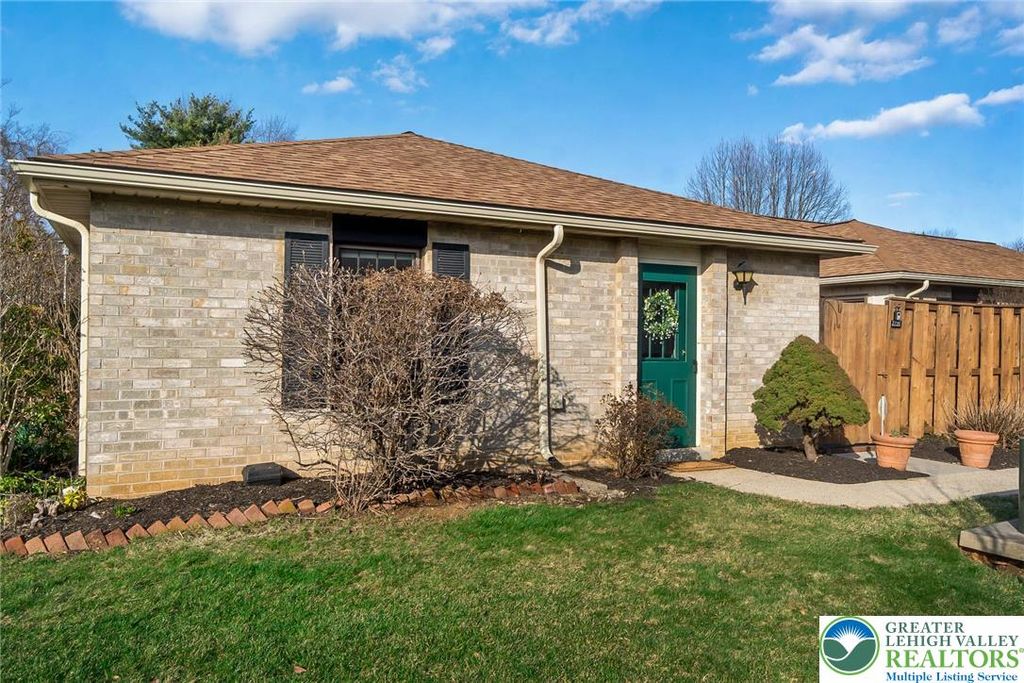 2796 Springhaven Place 376, Lower Macungie Twp, PA 18062