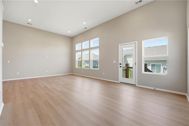 1412 S 4th Street E, Louisburg, KS 66053