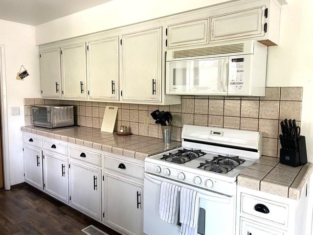43149 W Sugar Pine Drive, Oakhurst, CA 93644
