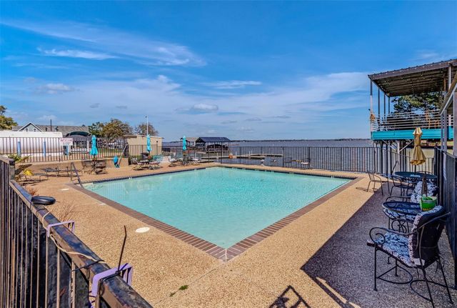 1933 Island Circle B106, Tool, TX 75143