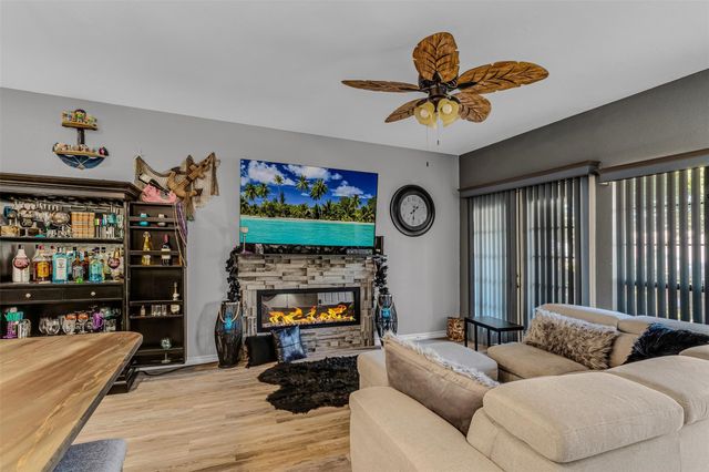 1933 Island Circle B106, Tool, TX 75143