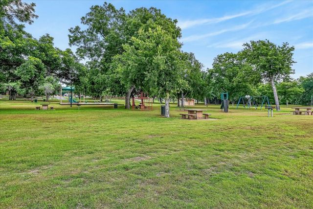 1424 Cirrus Loop, Granbury, TX 76049