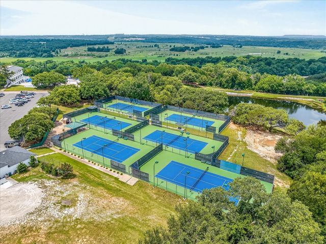 1424 Cirrus Loop, Granbury, TX 76049