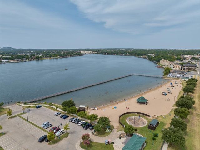 1424 Cirrus Loop, Granbury, TX 76049