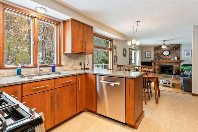 11 Tree Top Lane, Henrietta, NY 14586