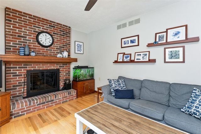 11 Tree Top Lane, Henrietta, NY 14586