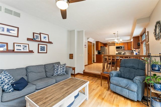 11 Tree Top Lane, Henrietta, NY 14586