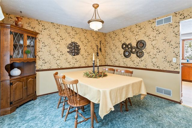 11 Tree Top Lane, Henrietta, NY 14586