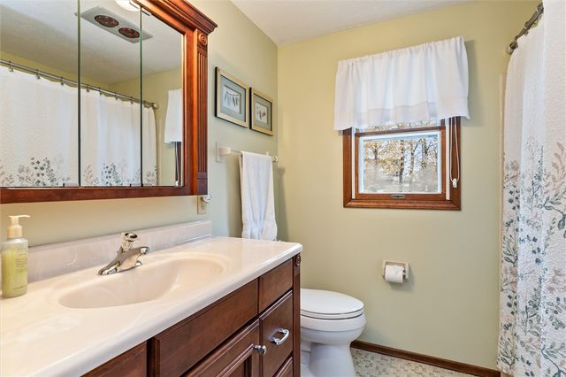 11 Tree Top Lane, Henrietta, NY 14586