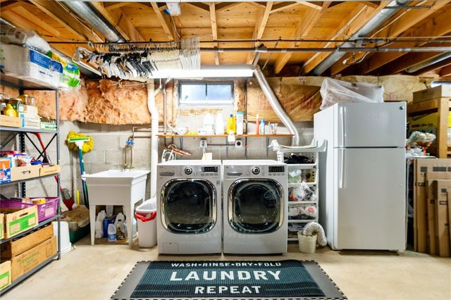 11 Tree Top Lane, Henrietta, NY 14586