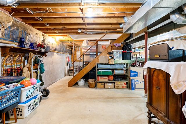 11 Tree Top Lane, Henrietta, NY 14586